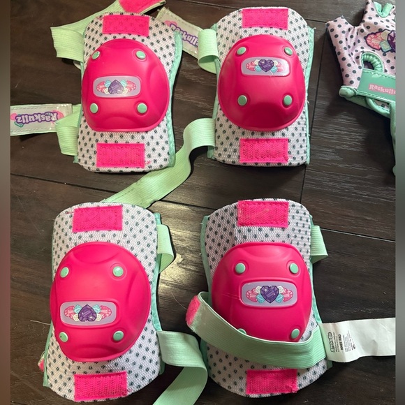 Jojo Siwa size 3-5 yrs helmet, elbow pads, knee pads, gloves pink girly sporty - Picture 2 of 7